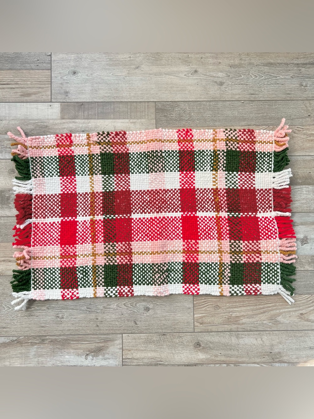 NWOT Threshold Festive Plaid Woven Fringe Rug 33”x20”